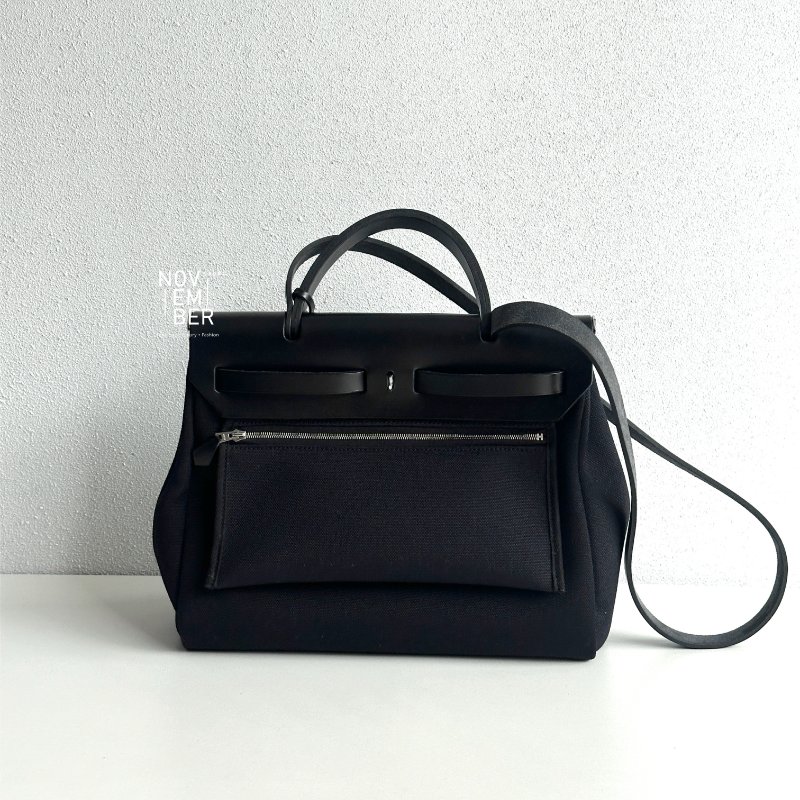 全配有購證🔖 大容量 Hermès 愛馬仕 Herbag31 黑色銀釦 斜背包 男女都適合-8