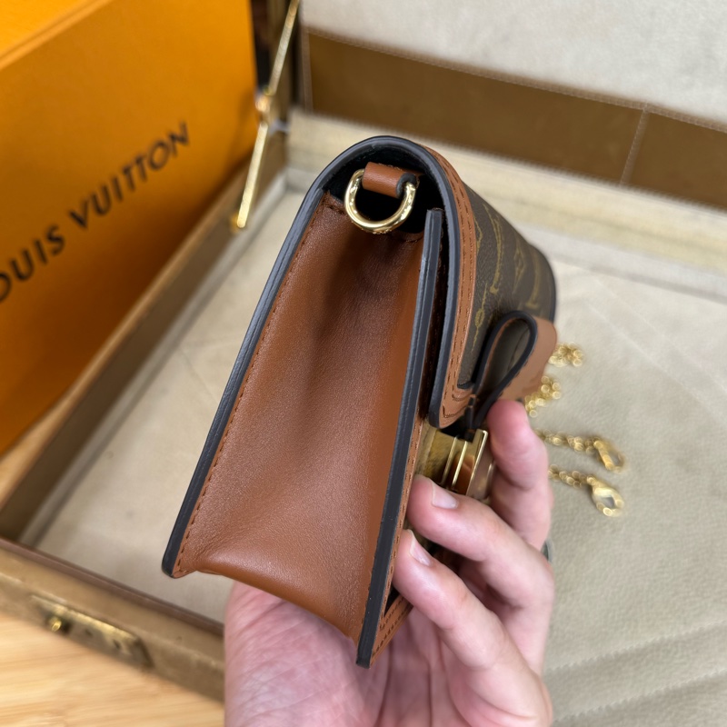 Louis Vuitton 拼色原花Mini Dauphine WOC鏈包🏕️未使用閒置品-11