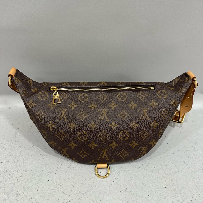 LV M43644 原花金釦胸口包 晶片款-4