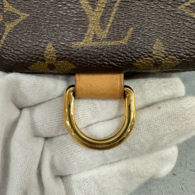 LV M43644 原花金釦胸口包 晶片款-11
