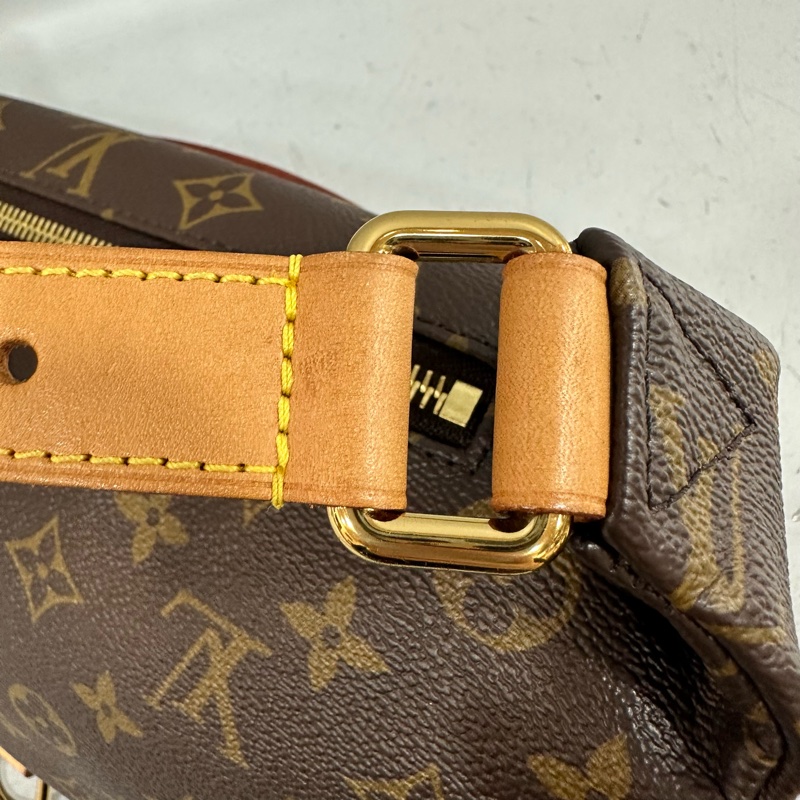 LV M43644 原花金釦胸口包 晶片款-21