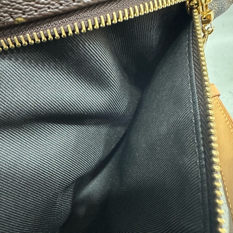 LV M43644 原花金釦胸口包 晶片款-30