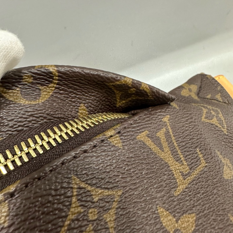 LV M43644 原花金釦胸口包 晶片款-33