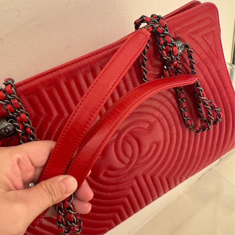 Chanel 紅色三夾層鏈肩背包-8