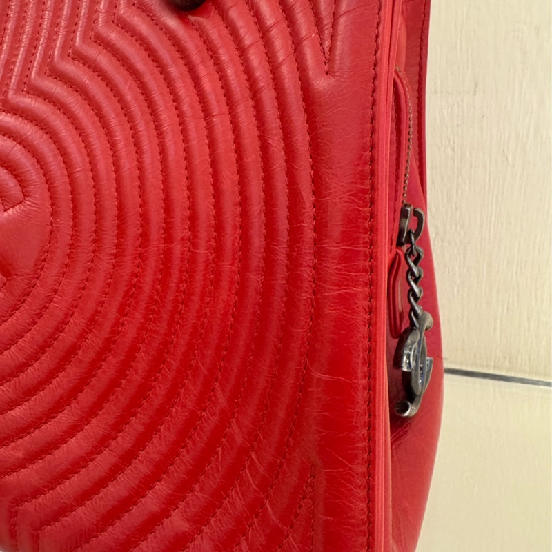 Chanel 紅色三夾層鏈肩背包-15