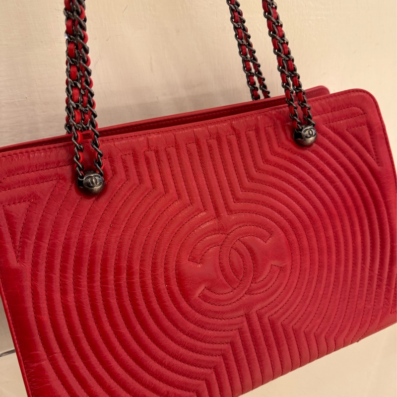 Chanel 紅色三夾層鏈肩背包-17