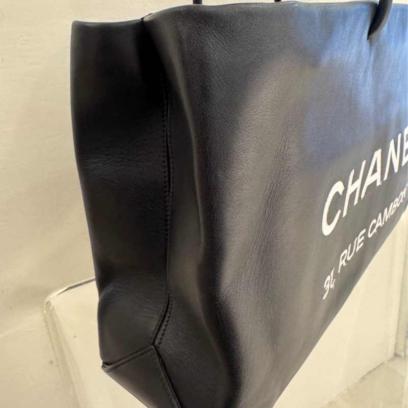 Chanel 白色字樣肩背購物包-2