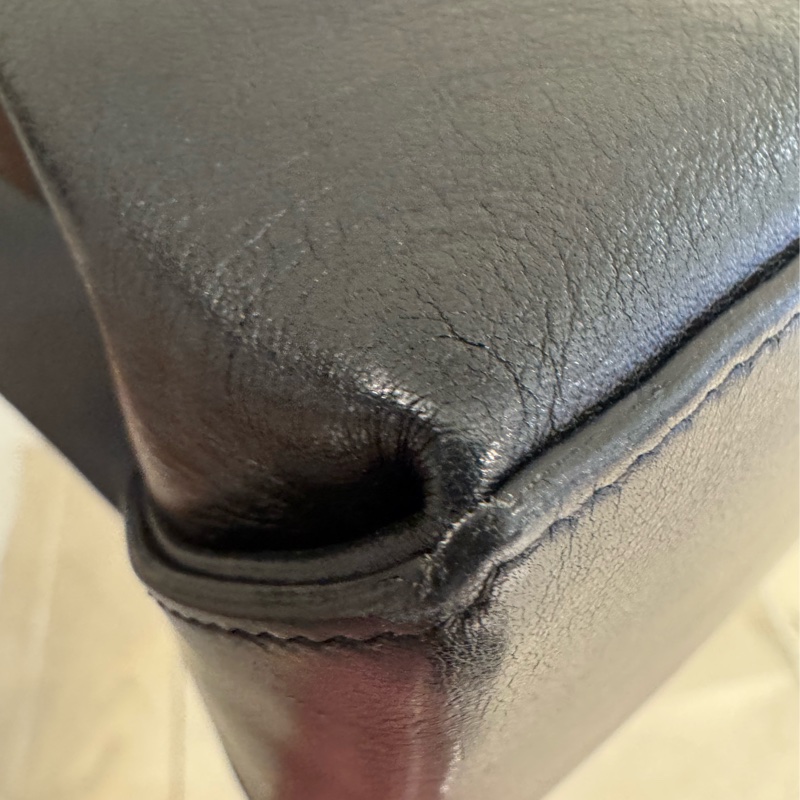 Chanel 白色字樣肩背購物包-16