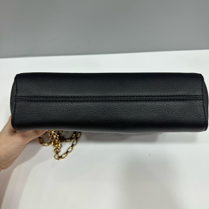 LV M48931 黑牛皮壓紋金釦GERMAIN 斜背包PM-4