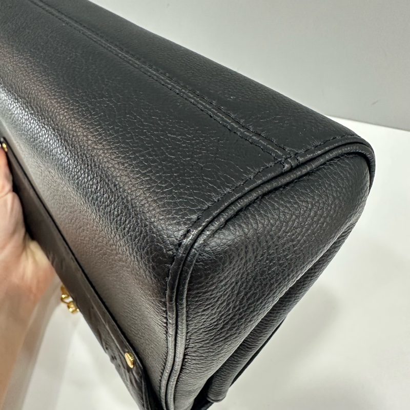 LV M48931 黑牛皮壓紋金釦GERMAIN 斜背包PM-6