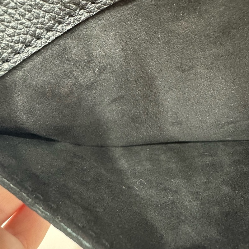 LV M48931 黑牛皮壓紋金釦GERMAIN 斜背包PM-24