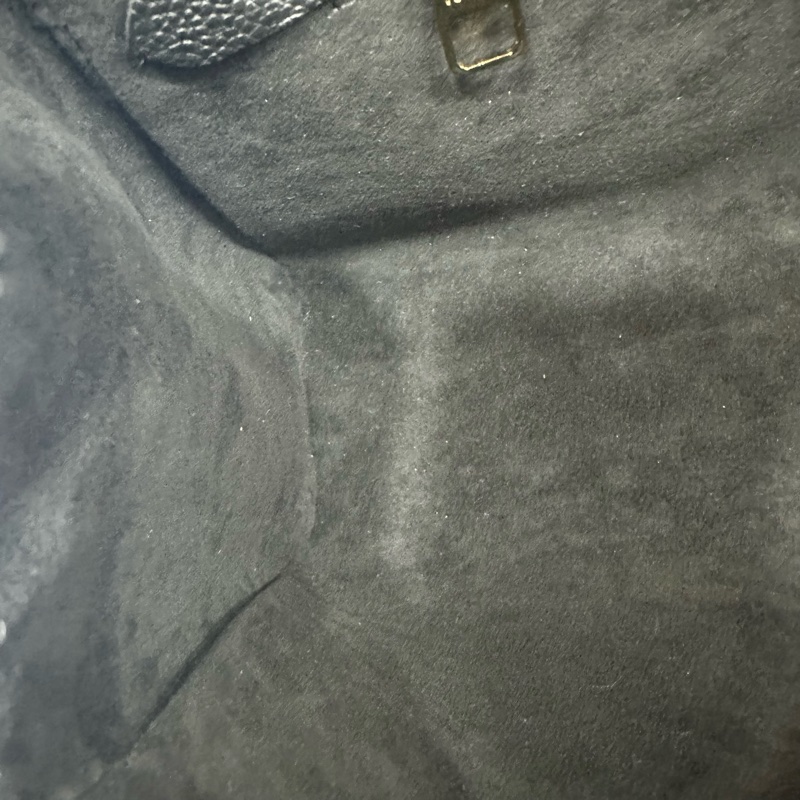 LV M48931 黑牛皮壓紋金釦GERMAIN 斜背包PM-26