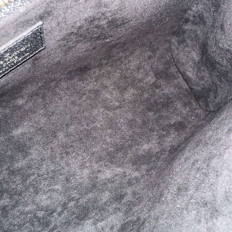 LV M48931 黑牛皮壓紋金釦GERMAIN 斜背包PM-31