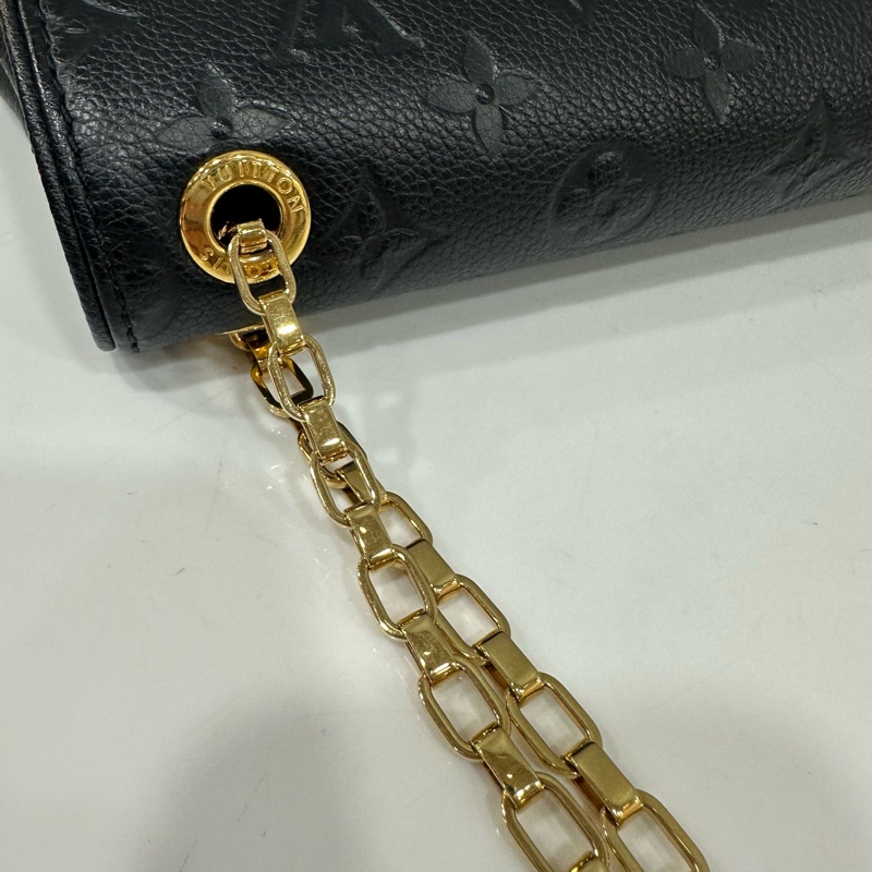 LV M48931 黑牛皮壓紋金釦GERMAIN 斜背包PM-37