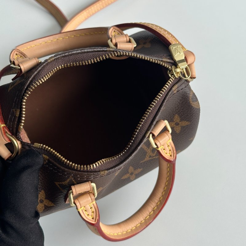 經典款🤎 Louis Vuitton LV 路易威登 Speedy Nano 斜背包-11