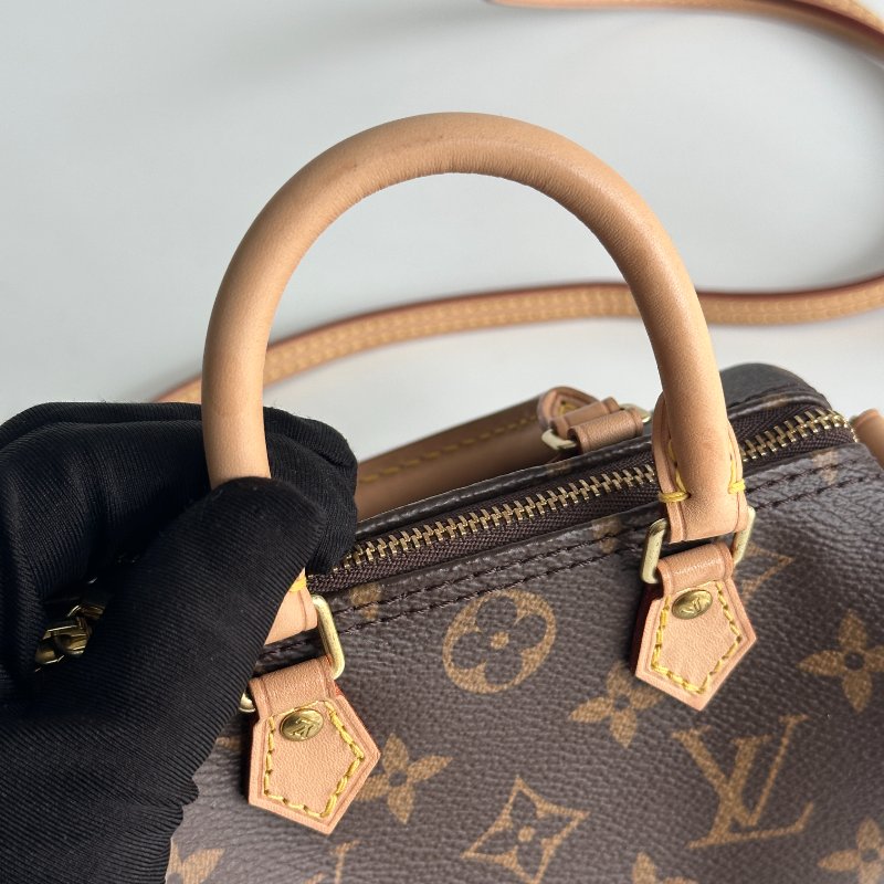 經典款🤎 Louis Vuitton LV 路易威登 Speedy Nano 斜背包-12