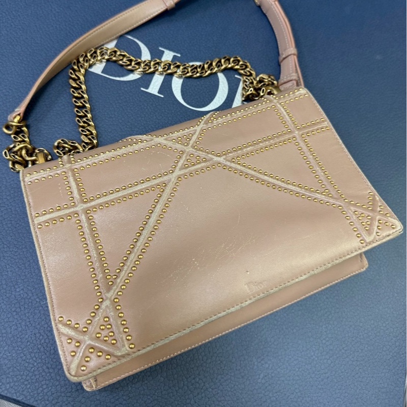 Dior 藕粉鉚釘 盾牌包斜肩包-3