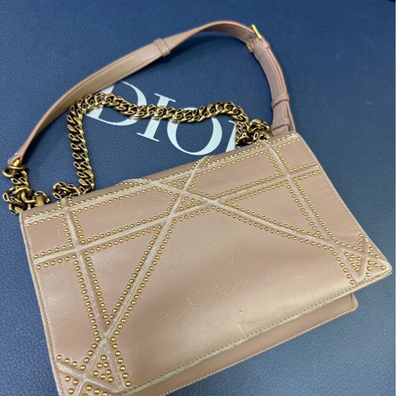 Dior 藕粉鉚釘 盾牌包斜肩包-28