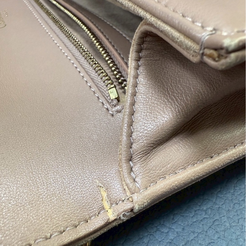 Dior 藕粉鉚釘 盾牌包斜肩包-35