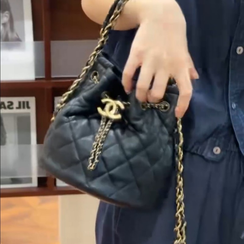 Chanel 油蠟羊皮金幣水桶包（斜背/手提）兩用-0