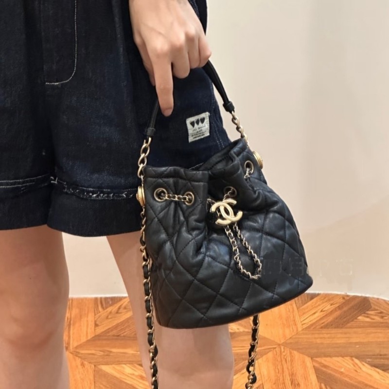Chanel 油蠟羊皮金幣水桶包（斜背/手提）兩用-8