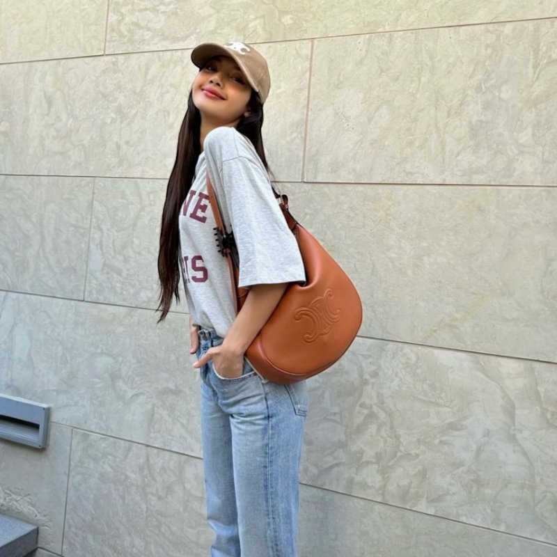 🎉新品好折扣✨Celine 114713 中款 Heloise Cuir 凱旋門柔軟小牛皮包 棕褐色﻿-1