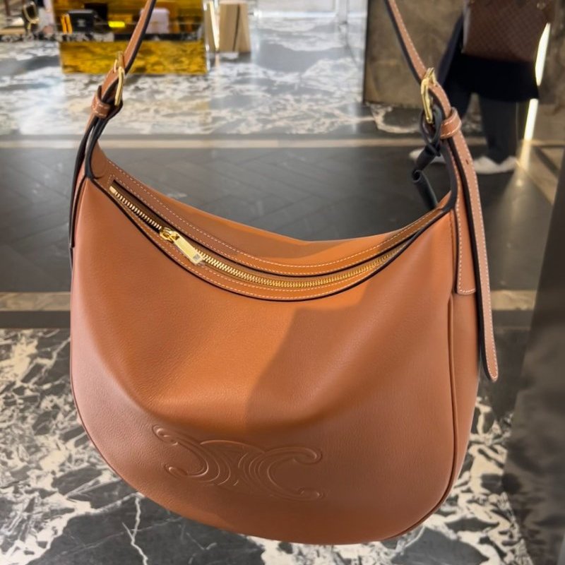 🎉新品好折扣✨Celine 114713 中款 Heloise Cuir 凱旋門柔軟小牛皮包 棕褐色﻿-7