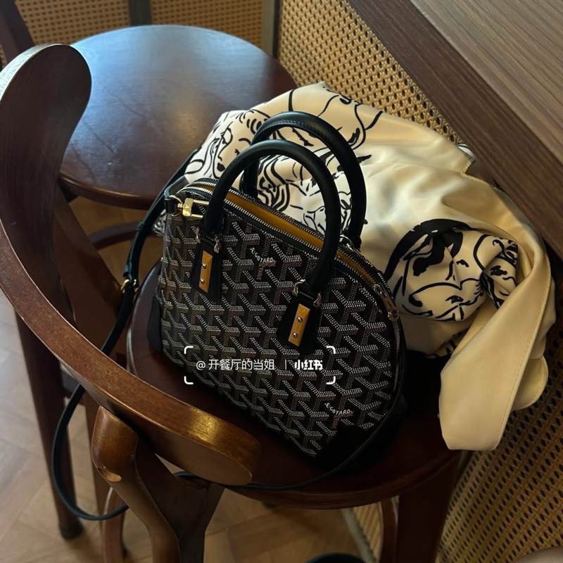 《特惠》Goyard 黑色mini 小貝殼包-1