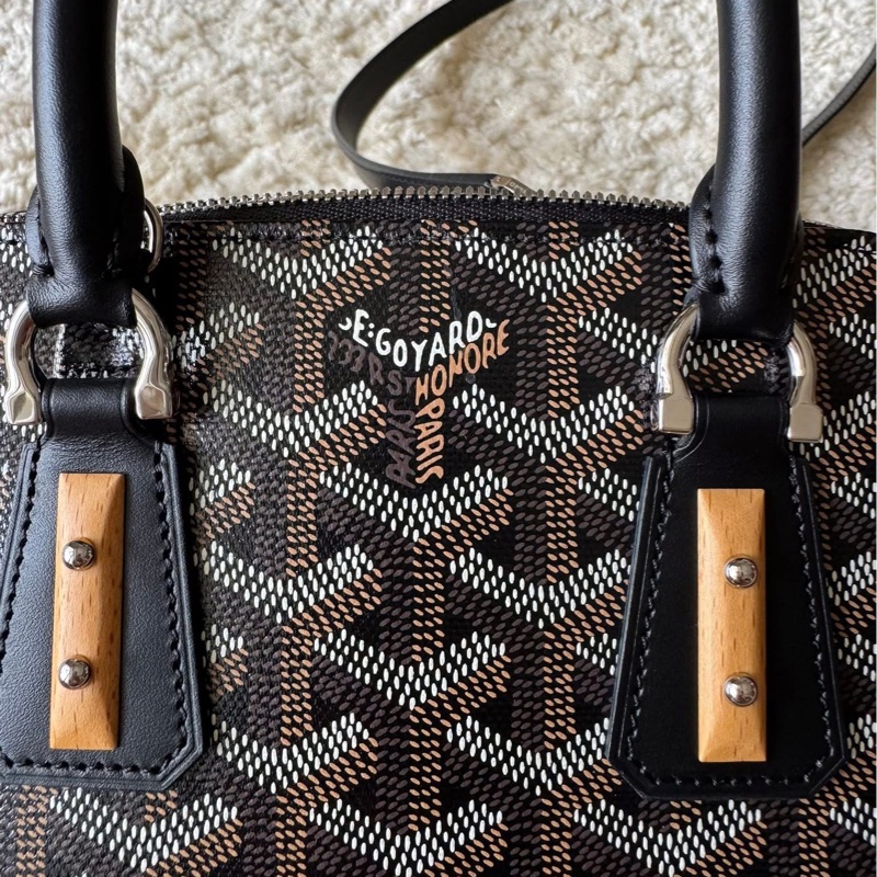 《特惠》Goyard 黑色mini 小貝殼包-20