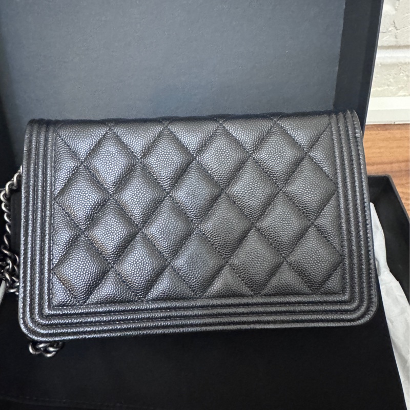 Chanel boy woc 復古銀黑色荔枝皮 晶片包-6