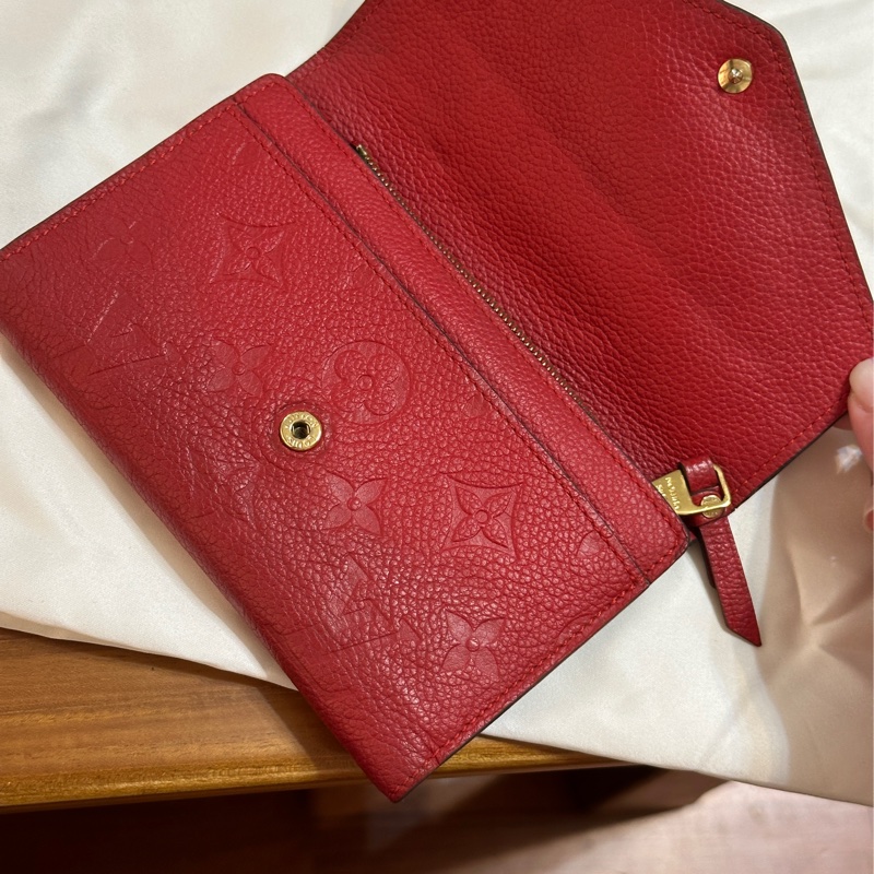 LOUIS VUITTON Monogram Empreinte Curieuse Compact 金扣錢包 紅色-2
