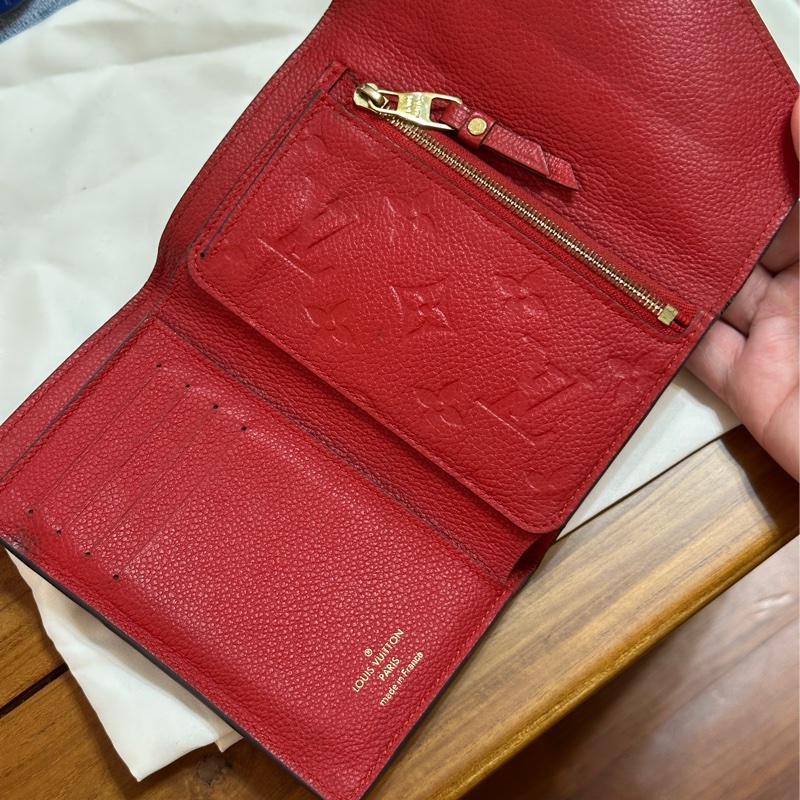 LOUIS VUITTON Monogram Empreinte Curieuse Compact 金扣錢包 紅色-3