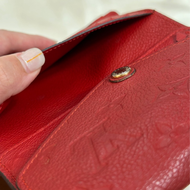 LOUIS VUITTON Monogram Empreinte Curieuse Compact 金扣錢包 紅色-19