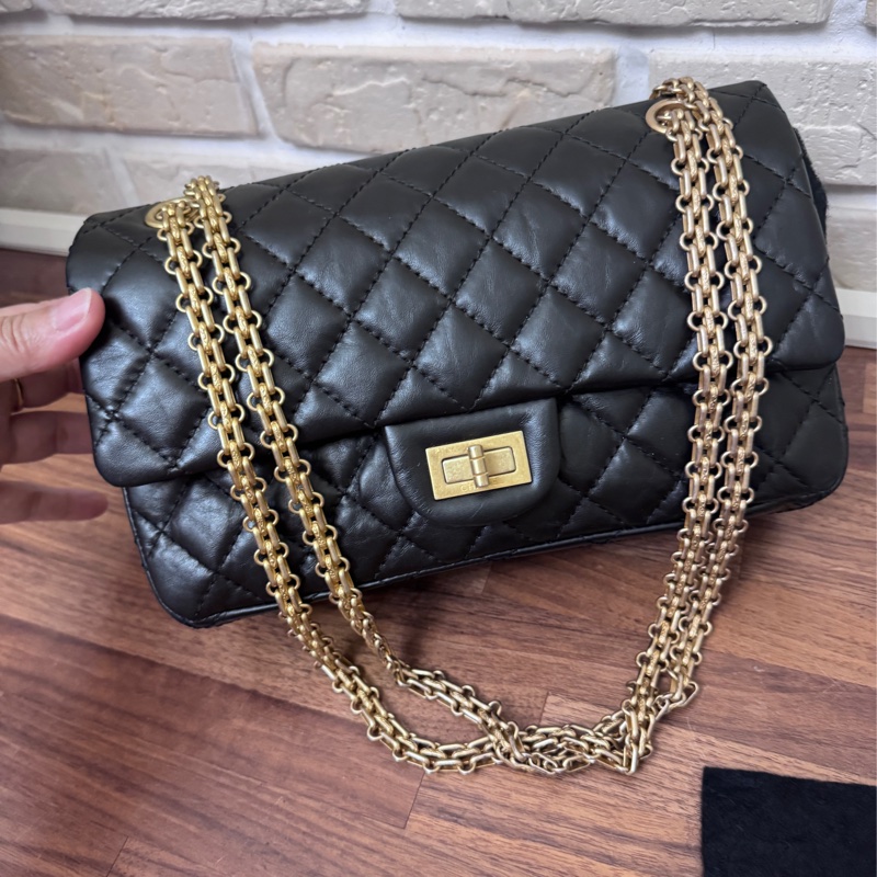 Chanel 2.55小號 黑金全配 近全新-5
