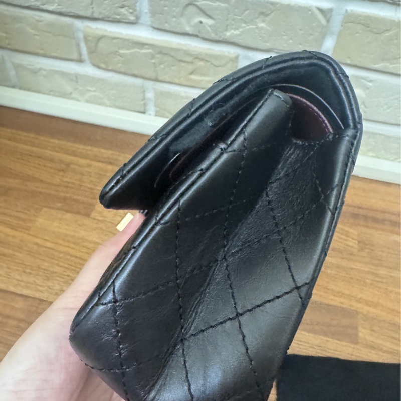 Chanel 2.55小號 黑金全配 近全新-9