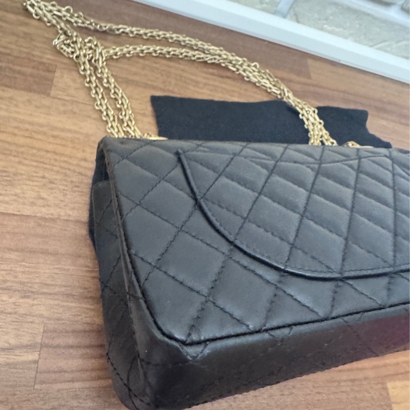 Chanel 2.55小號 黑金全配 近全新-14