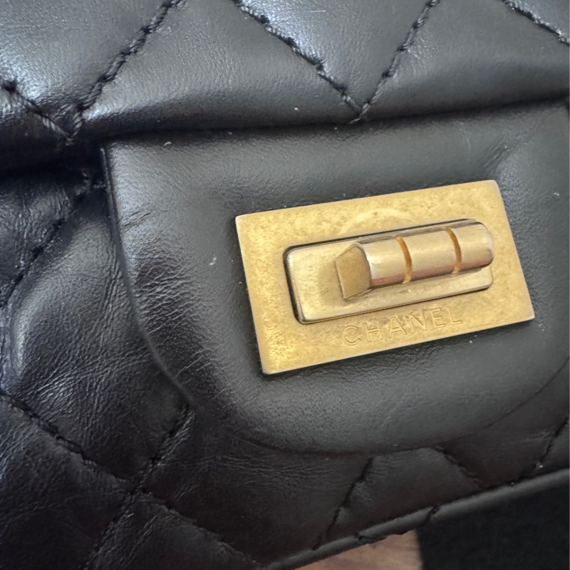 Chanel 2.55小號 黑金全配 近全新-26