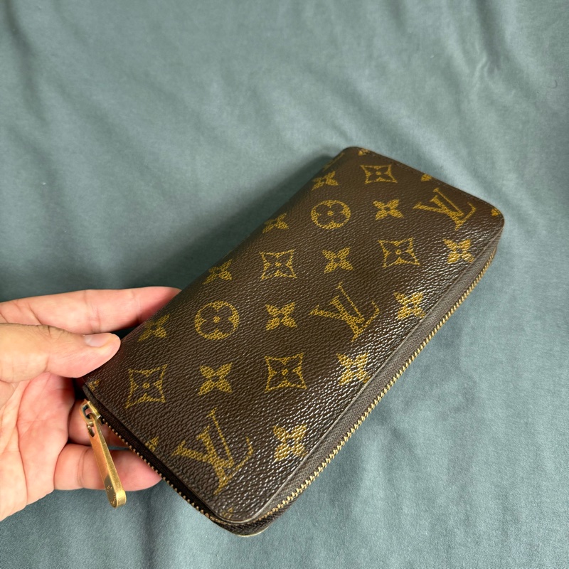 Lv 老花拉鍊長夾 (M60017) 8卡-1