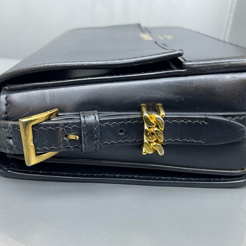 Burberry Grace 中號 黑金 肩背包斜背包 box光面皮-11