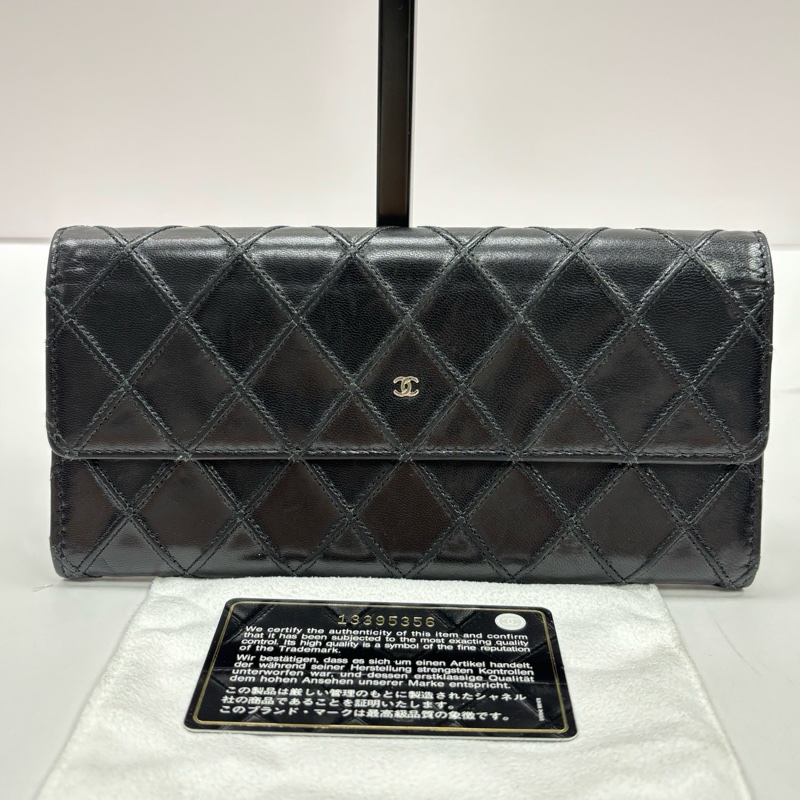 Chanel香奈兒黑銀菱格紋長款錢包-0