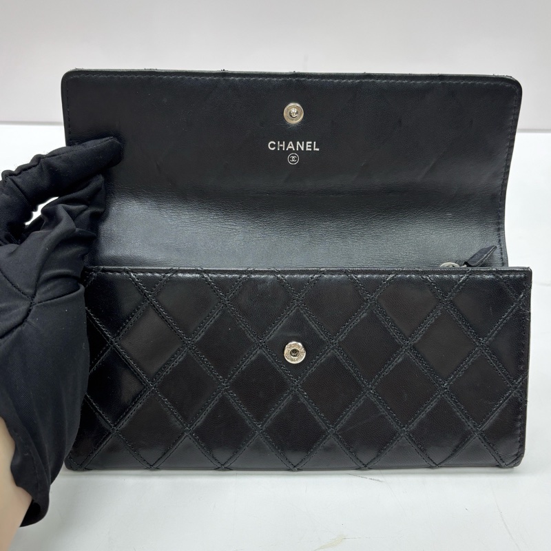Chanel香奈兒黑銀菱格紋長款錢包-5