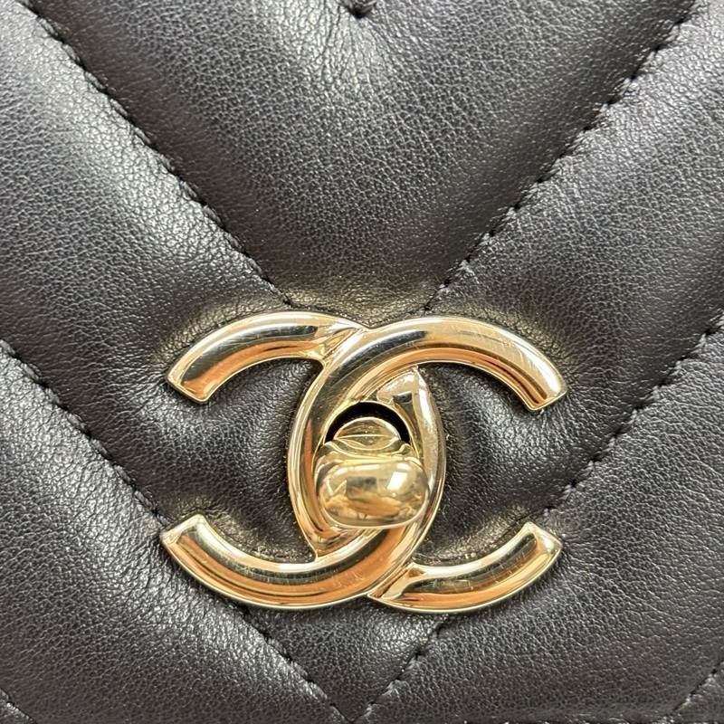 Chanel香奈兒CF黑金V紋單肩斜挎包-8