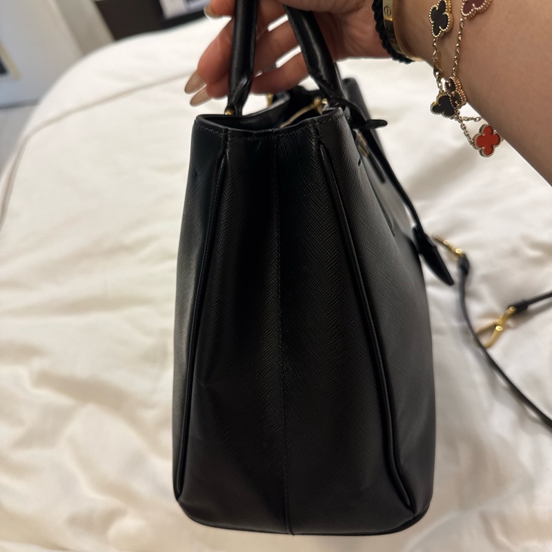 Prada 黑金殺手包-6