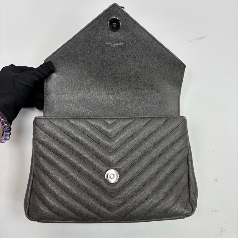 YSL/聖羅蘭灰銀V紋小號手提斜挎郵差包-5