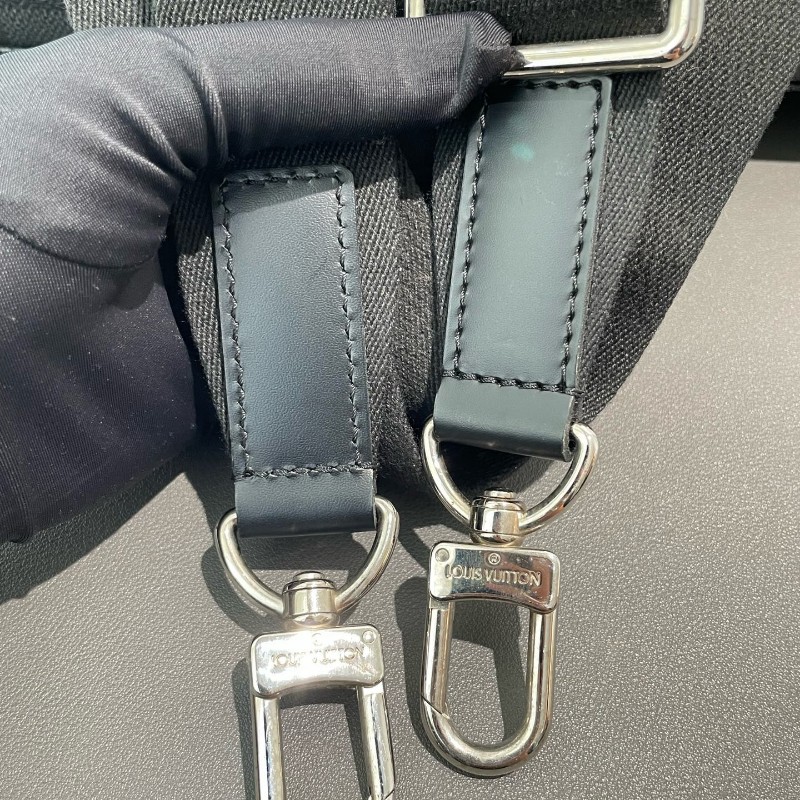 LV 黑棋盤格 電腦公事包 公文包 帆布寬肩帶 尺寸約36*27cm-21