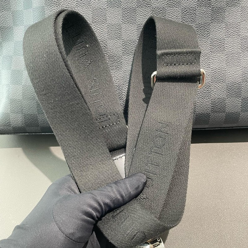 LV 黑棋盤格 電腦公事包 公文包 帆布寬肩帶 尺寸約36*27cm-22