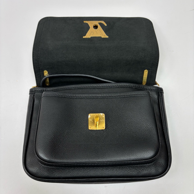 LouisVuitton路易威登Lockme黑金單肩斜挎郵差包-5