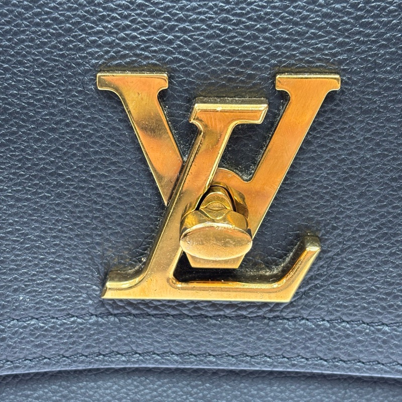 LouisVuitton路易威登Lockme黑金單肩斜挎郵差包-14