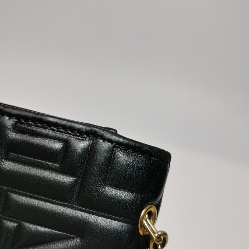 Fendi Baguette 法棍包 羊皮 純色 老花 壓紋 雙F 扣環 斜背包 單肩包-15