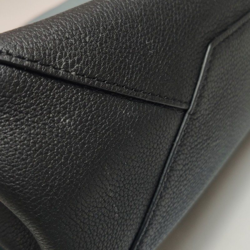 Louis Vuitton (LV) Lockme 牛皮 拼色 LV 轉鎖 手提包 單肩包-19